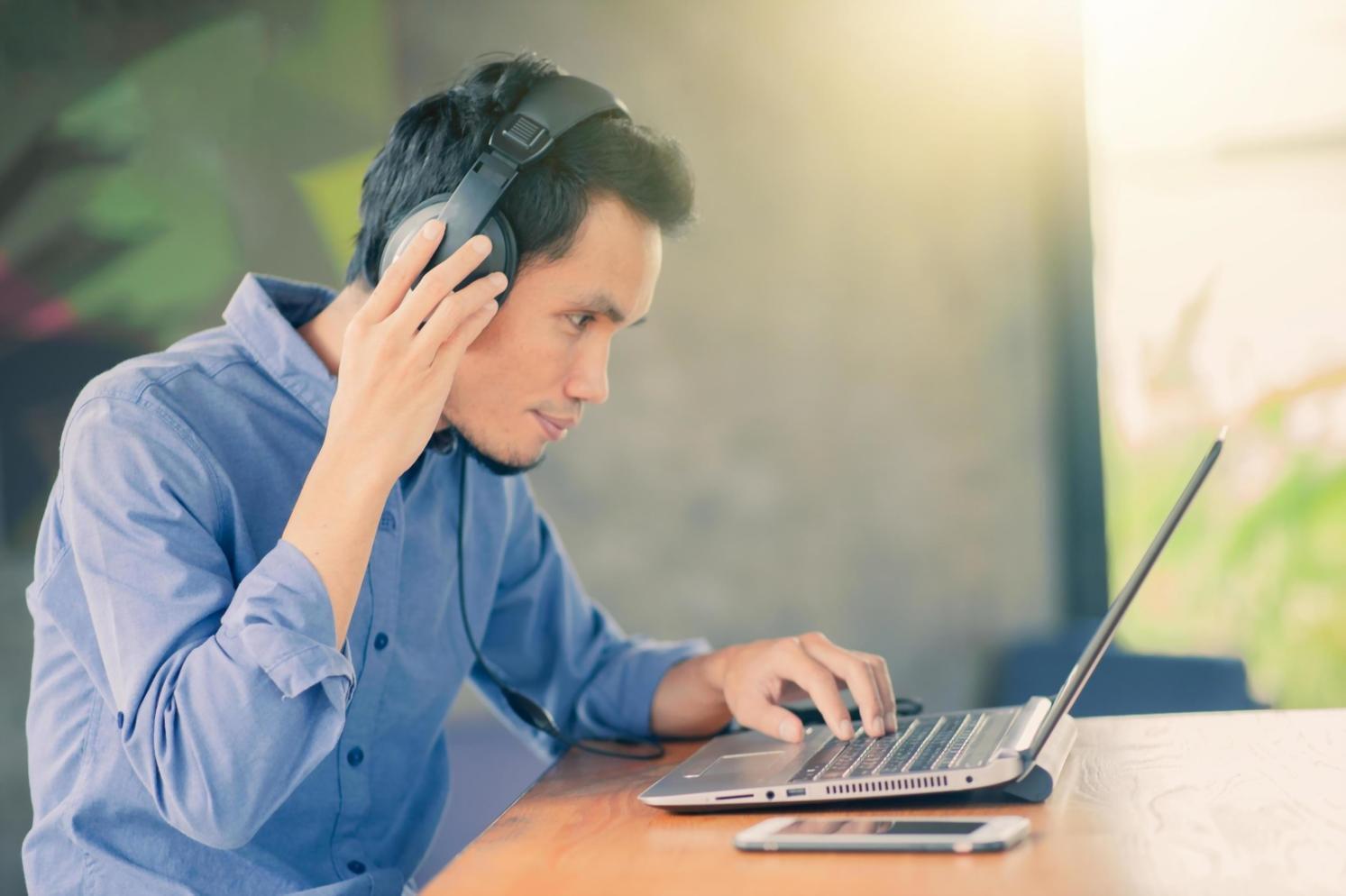 Detailed view of candlestick patterns and technical indicators on trading platform showing Korean market analysis